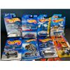 Image 2 : Lot of 10 Assorted Hot Wheels/Matchbox Toys