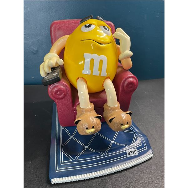 Lot of 1 M&M Collectible/Vintage Candy Dispnser from 1999