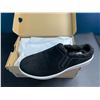 Image 2 : Lot of 1 Pair of Clarks Layton Gem Black Suede Slip-On Shoes for Women - Size 7 - Brand New!