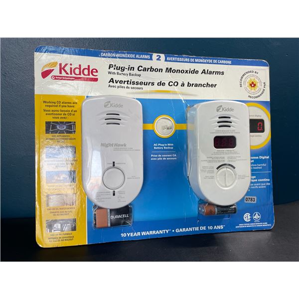 Lot of 1 Set of Plug-In Carbon Monoxide Alarms
