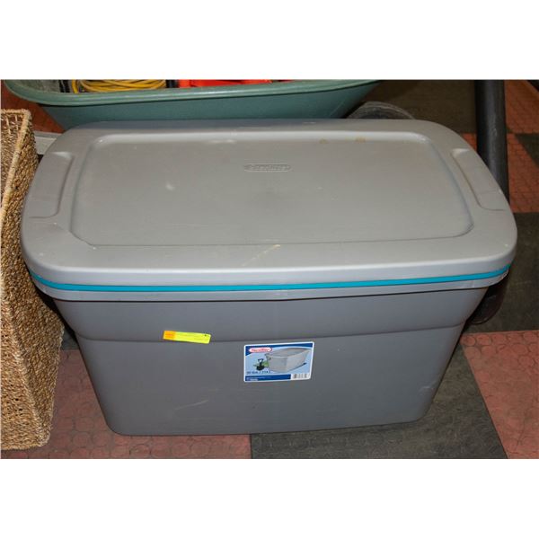 LOT OF STORAGE TOTES