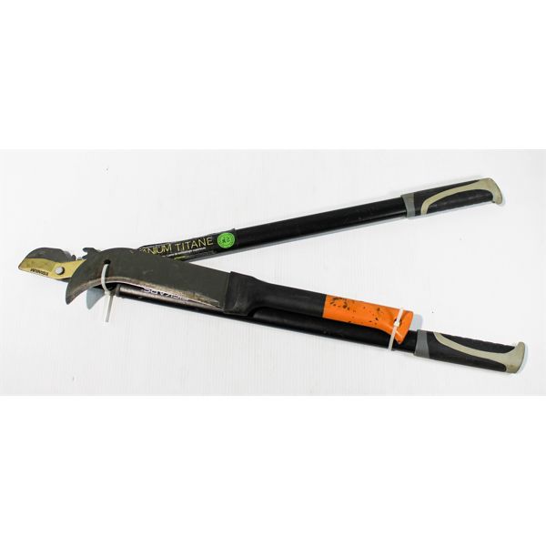 FISKARS MACHETE & FISKARS TITANIUM 1 1/2 TREE TRIMMER