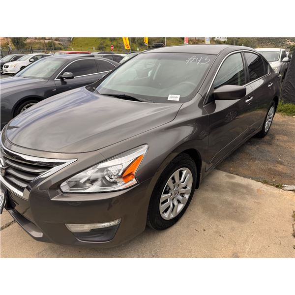 2015 Nissan Altima - CLEAN/179,889 Mi