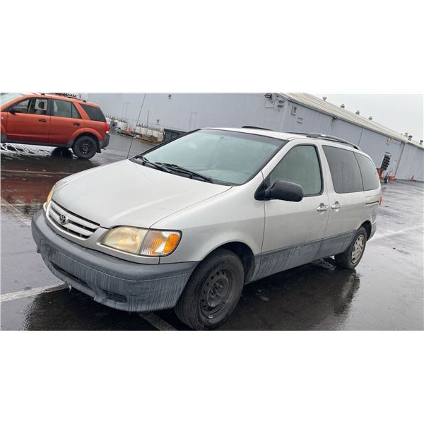 2002 Toyota Sienna