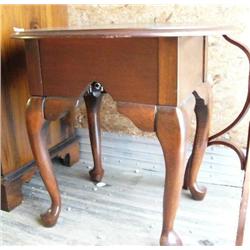 Oval lamp table (99)