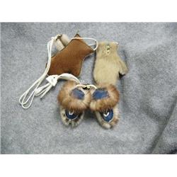 2 Pairs of Eskimo yo-yos, Mukluks and Mittens (2)