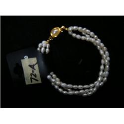 CHOICE on 5 multi-strand freshwater pearl bracelets