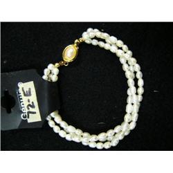 CHOICE on 5 multi-strand freshwater pearl bracelets