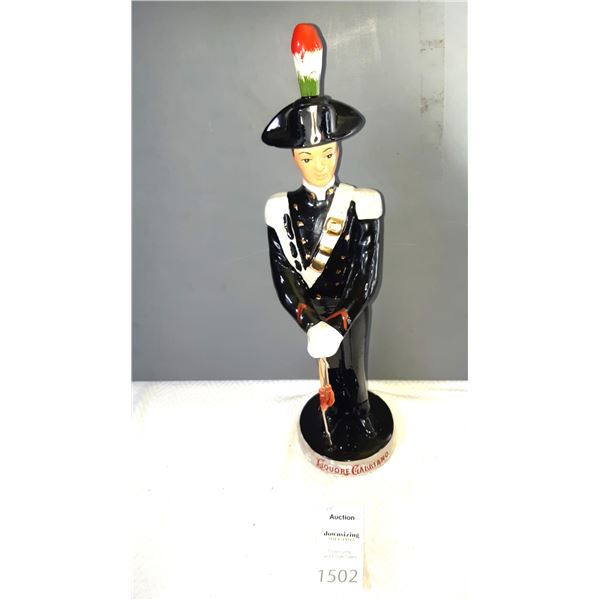 19" Irish Mist Regiment Figurine A
