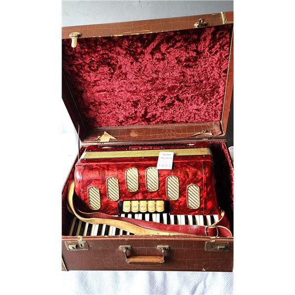 Hohner Camillo III Accordian A