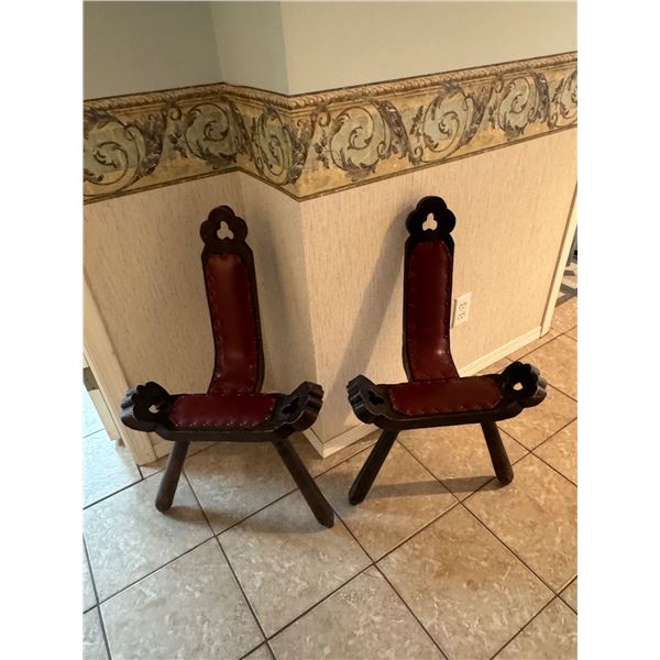 Pair chairs