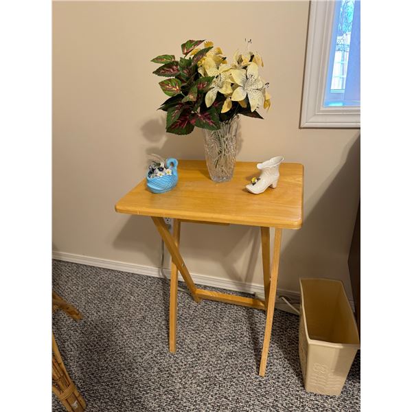 Decor and folding table