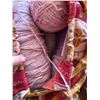 Image 2 : Yarn and patterns