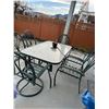 Image 2 : Patio table 6 chairs no cushions