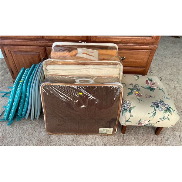 Assorted Collection Of Vintage Blankets, Excellent Used Condition Seat Covers & Ottoman