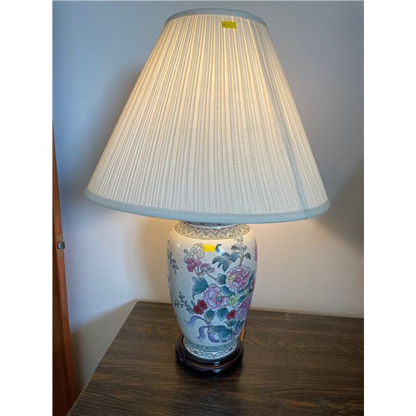 Asian Themed Table Lamp 27H