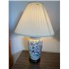 Image 1 : Asian Themed Table Lamp 27H