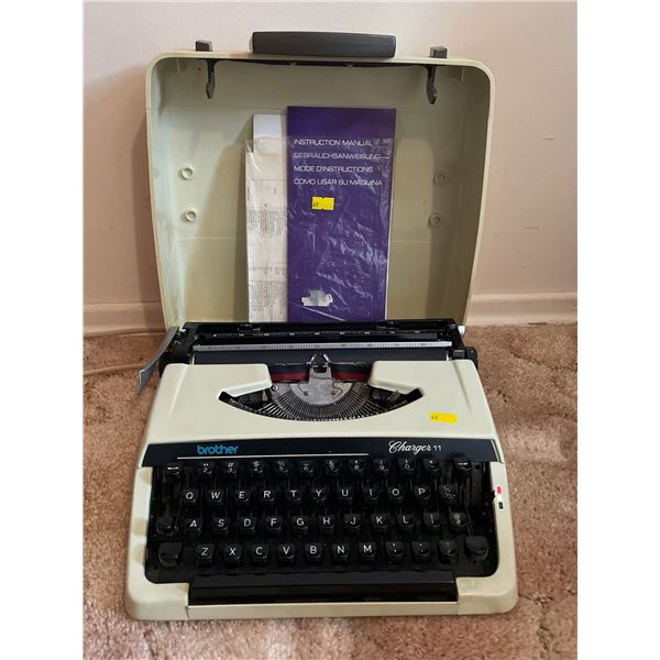 Brother Charger 11 Vintage Typewriter With Case