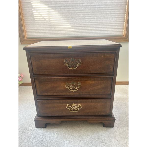 Walnut Chest Of Drawers 23W 16D 24T