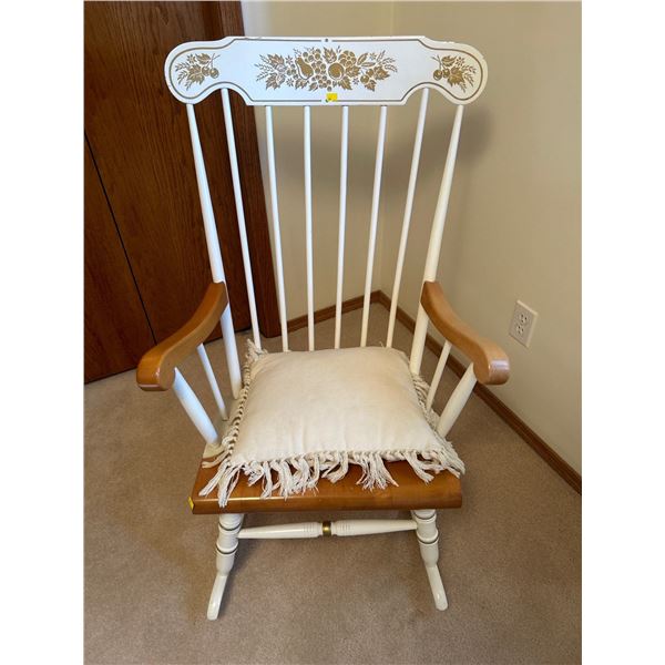 Wooden Painted Rocking Chair 24 x 24 40T