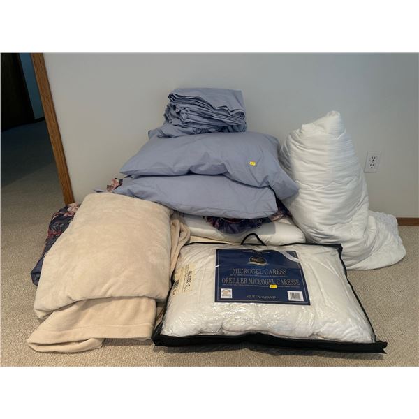 Linen Collection Pillows - Duvet - Blankets