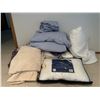 Image 1 : Linen Collection Pillows - Duvet - Blankets