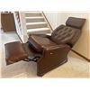 Image 3 : Vintage Brown Leather Recliner 30w x38d x34h  Great Condition!