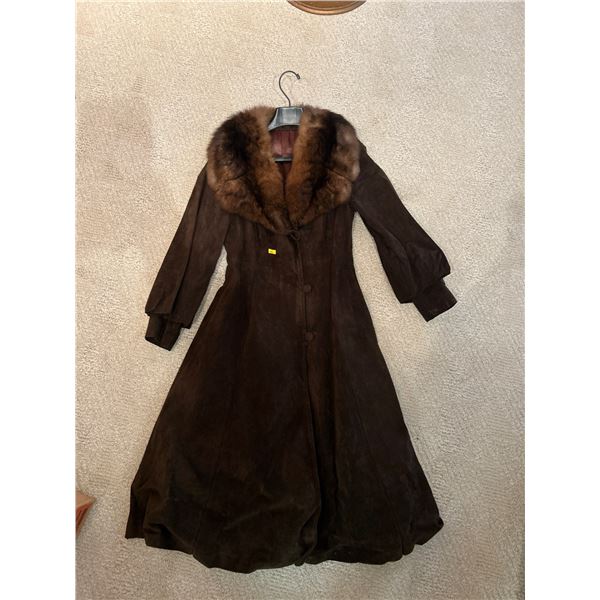 Suede Full Length Brown Jacket With Fur Collar Size s-m