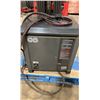 Image 8 : RAYMOND 420-C40QM 4 STAGE 4000 LBS CAPACITY 600MM MAST HEIGHT 36V ELECTRIC SIDE STAND DOCK TRUCK