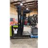 Image 6 : CLARK OSX15 3 STAGE 3000 LBS CAPACITY 600MM MAST HEIGHT 24V ELECTRIC STAND UP ORDER PICKER