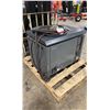 Image 10 : YALE 3 STAGE 3350 LBS CAPACITY 610MM MAST HEIGHT 36V ELECTRIC SIDE STAND DOCK TRUCK