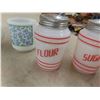 Image 8 : Vintage Cups + 5 Spice Shakers