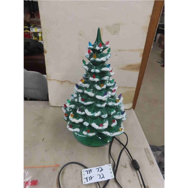  Lighted Ceramic? Christmas Tree Display