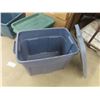 Image 2 : 3 Totes - only 2 Lids ; 13" x 16.5" x 20" + 13" x 13" x 18" + 12" X 13" x 19" 