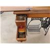 Image 11 : Singer Treadle Sewing Machine in Oak Cabinet