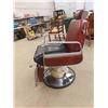 Image 4 : Belmont Barber/ Hair Dressing Chair - Electric Not Tested