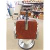 Image 7 : Belmont Barber/ Hair Dressing Chair - Electric Not Tested