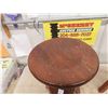 Image 3 : 2 Adjustable Wooden Stools