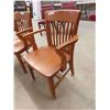 Image 3 : 2 Oak Office Arm Chairs