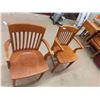 Image 4 : 2 Oak Office Arm Chairs
