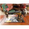Image 3 : Singer Treadle Sewing Machine