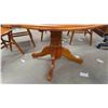 Image 3 : Drop Leaf Pedestal Table 29" tall by 41" Wide & 4 Chairs