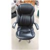 Image 2 : Lazy Boy Executor Adjustable + Swivel Office Chair