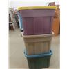 Image 3 : 6 Rubbermaid Totes with Lid - 68.1L