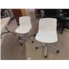 Image 1 : 2 Swivel Rolling Chairs
