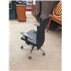Image 3 : Swivel Adjustable Office Chair
