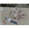 Image 1 : 7 Vice Grips + Westward S10-18 Channel Pliers