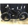 Image 2 : CRUISER FAT TIRE ELECTRIC BIKE WITH BATTERY CJHARGER AND ACCESSORIES