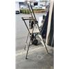 Image 4 : ALUMINUM STEP LADDER AND UPRIGHT DOLLY