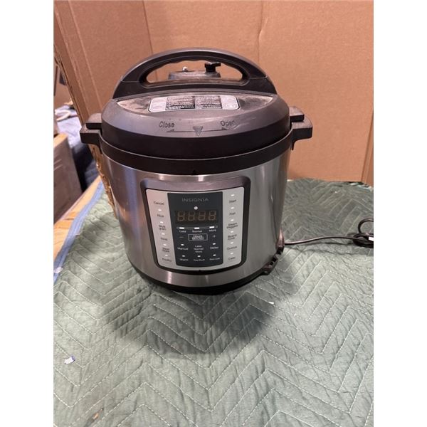 INSIGNIA 5L AIR FRYER - TESTED WORKING, RETAIL $229